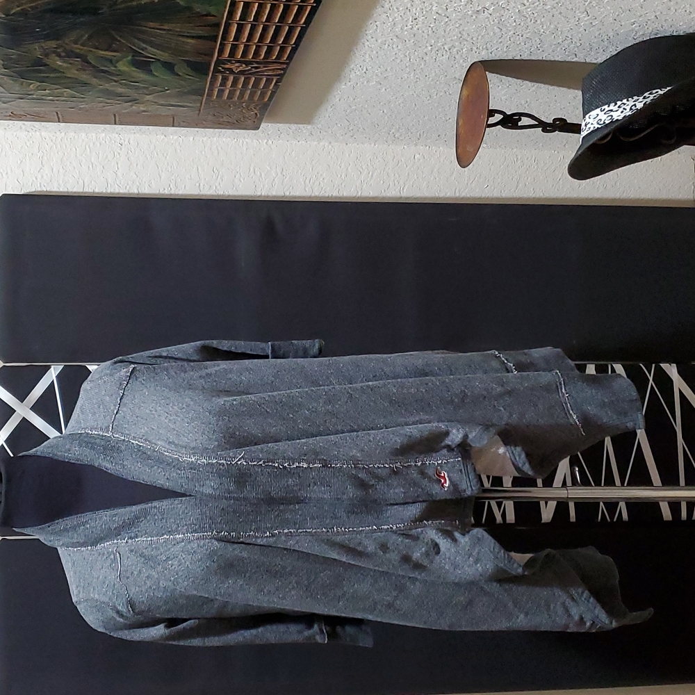 MEDIUM HOLLISTER CARDIGAN